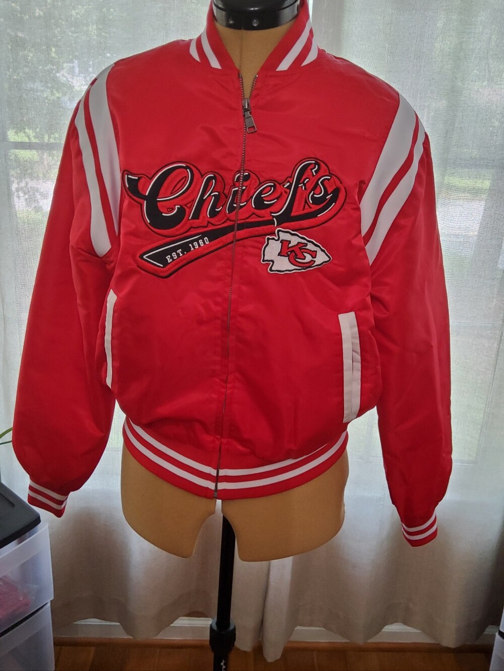 NWT WEAR by Erin Andrews Kansas City Chiefs Satin Bomber Jacket Women's Small Pe
